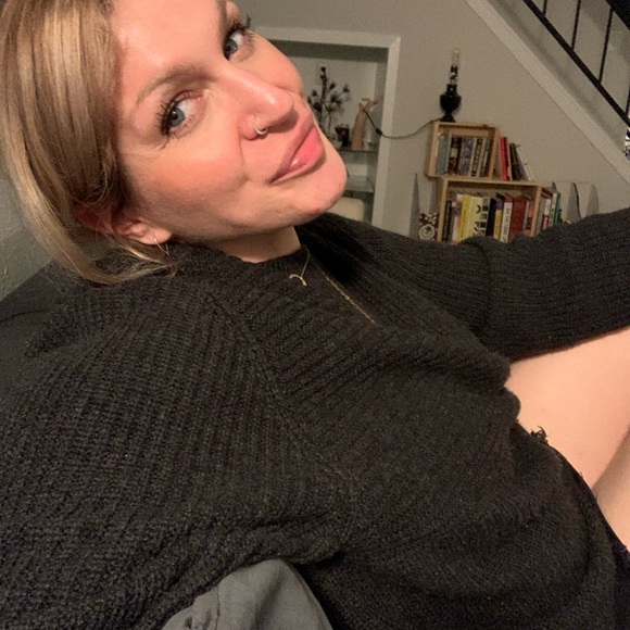 Meet your Posher - Picture 4 of 5